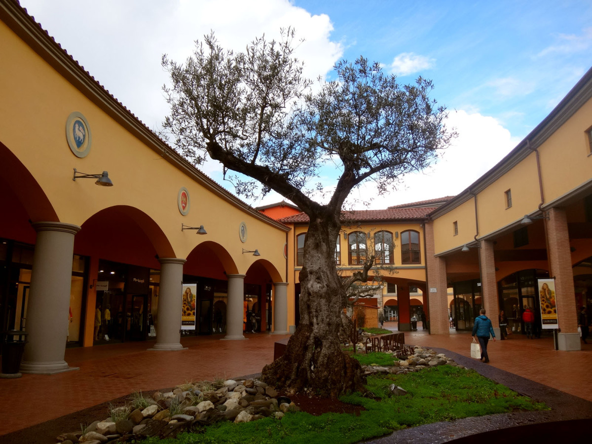 McDonald’s and the Valdichiana Outlet Mall in Italy