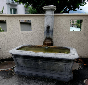 This is another free fountain just down the street. (See the river through the little window in the top right of the wall? That's what we drank.