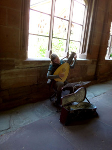 DSC03469 Basel Munster Musician x